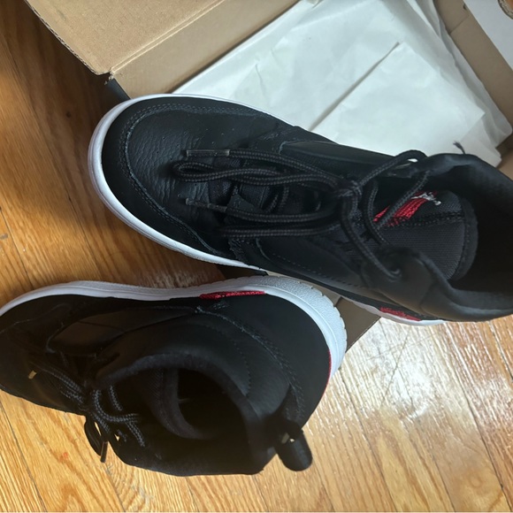 🔥 JORDANS FADEAWAY KICKS - Picture 4 of 7